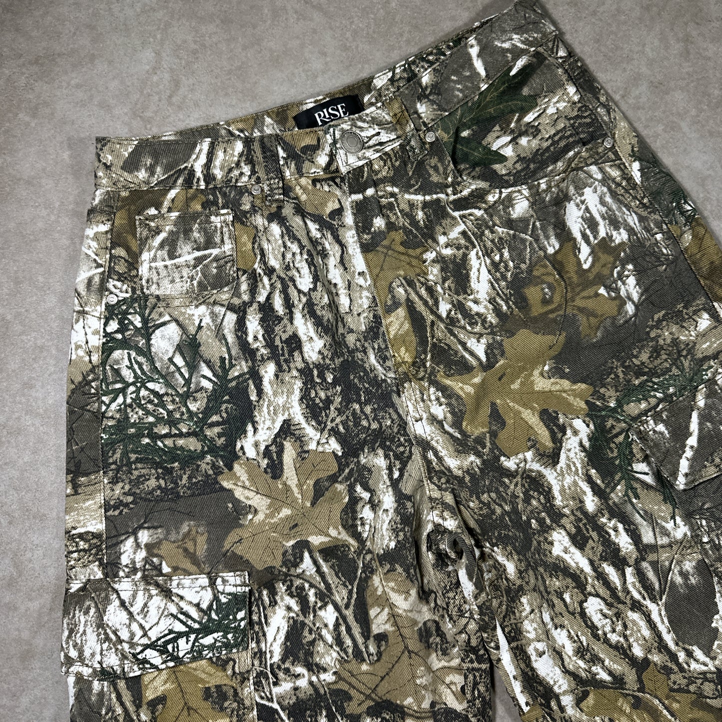 Camo shorts (28x12)