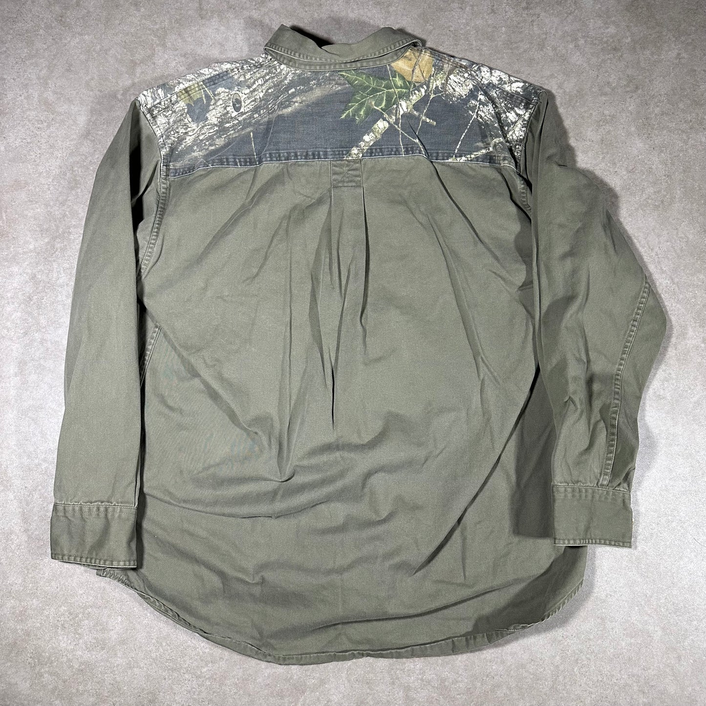 Mossy oak camo button up (L)