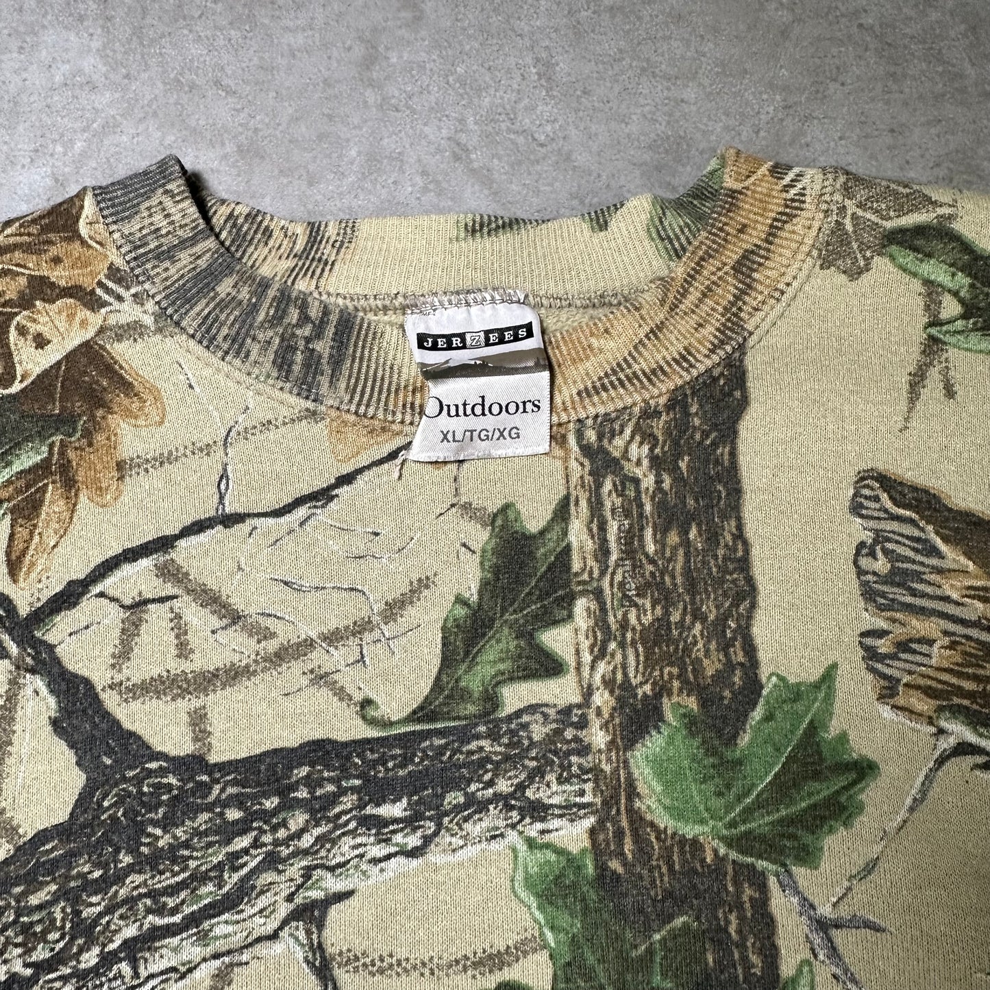 Vintage Jerzees real tree camo crewneck (XL)