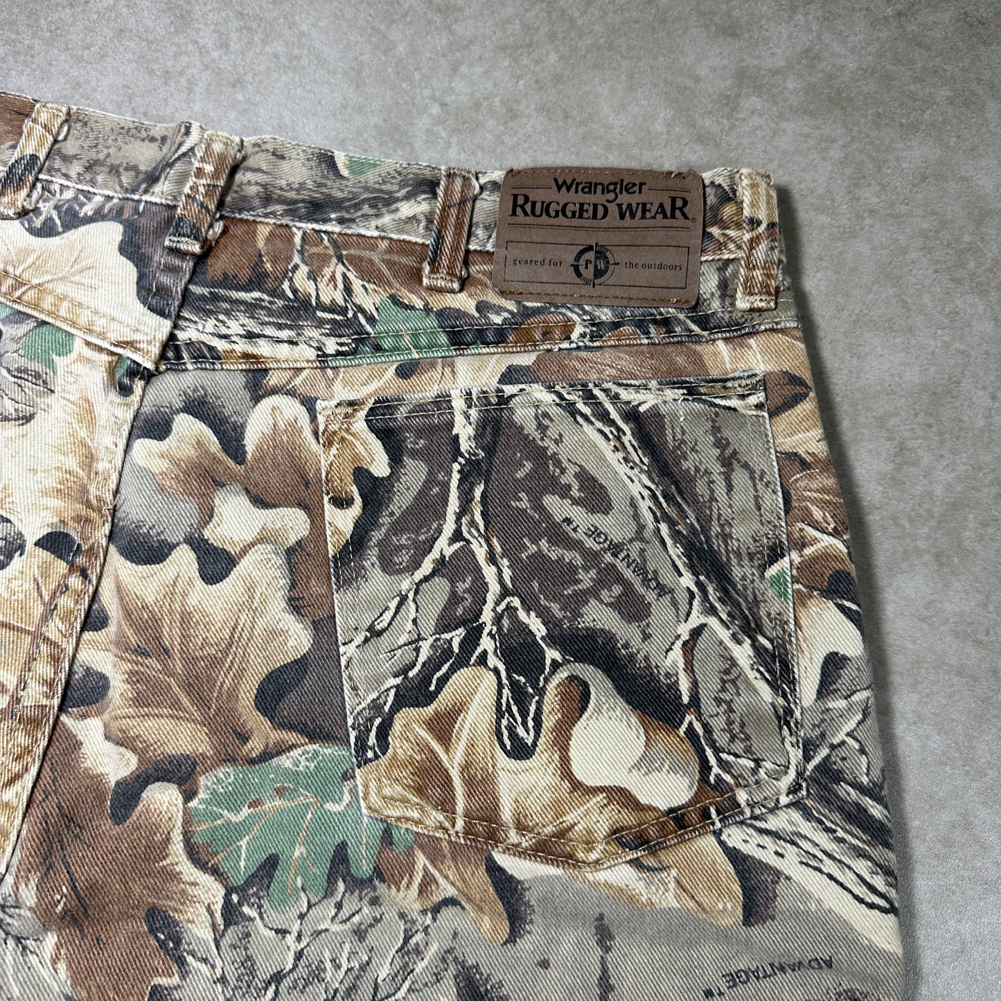 Vintage Camo Wrangler Shorts (34W)