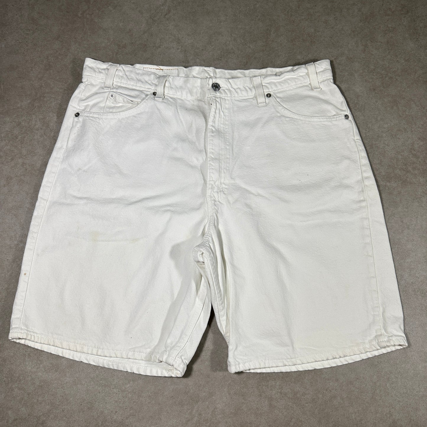 Vintage Levi orange tab white shorts (38W)