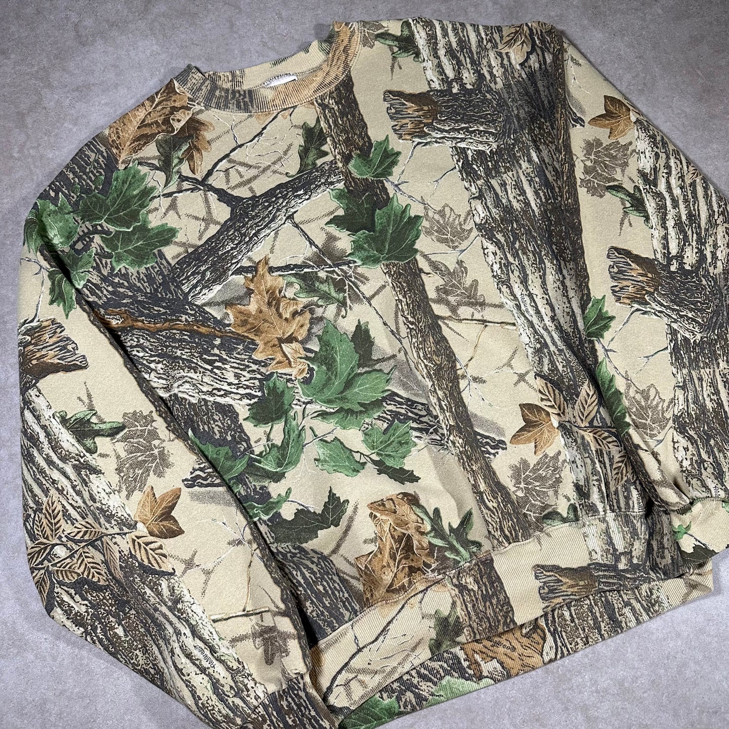 Vintage Jerzees real tree camo crewneck (XL)