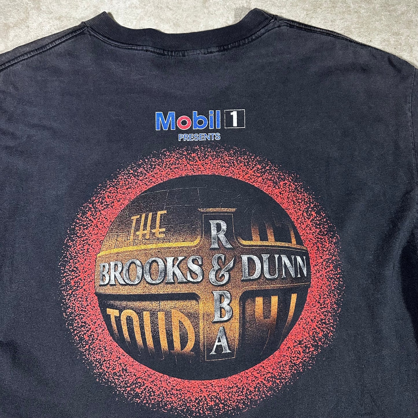 Vintage brooks and Dunn tee (XL)