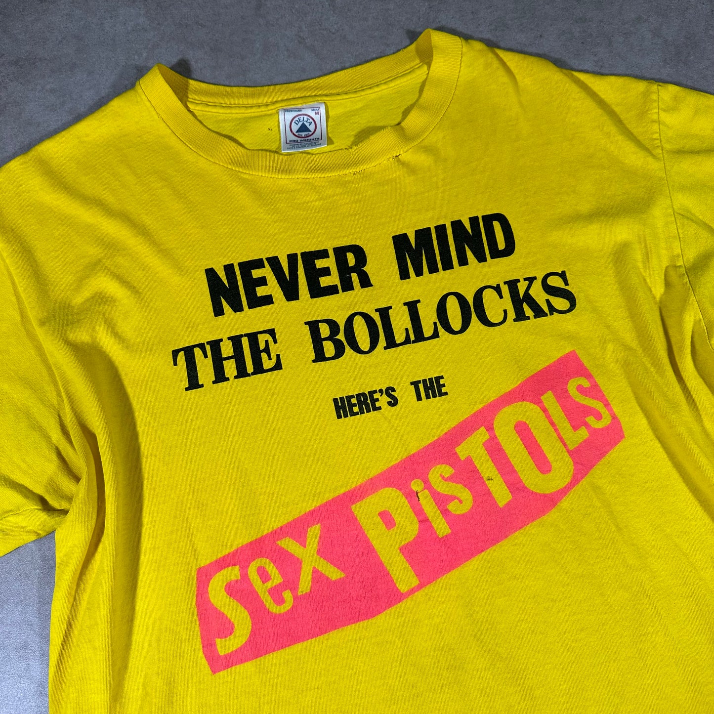Vintage “Never mind the bollocks” Sex Pistols tee (M)