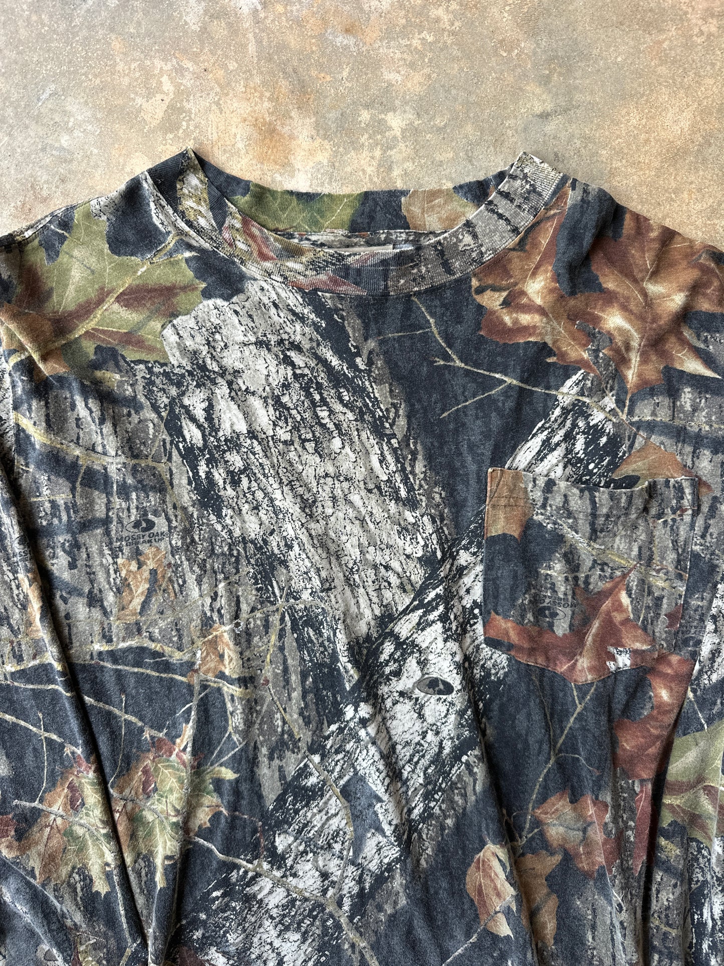 Vintage russel long sleeve camo tshirt (L)
