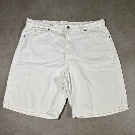 Vintage Levi orange tab white shorts (38W)