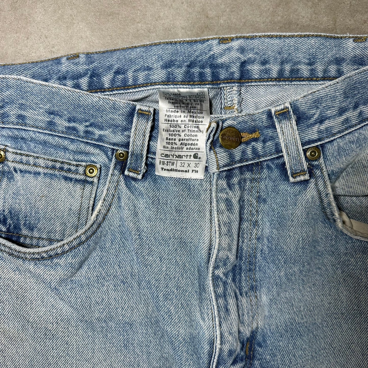 Light washed carhartt jeans (32x30)