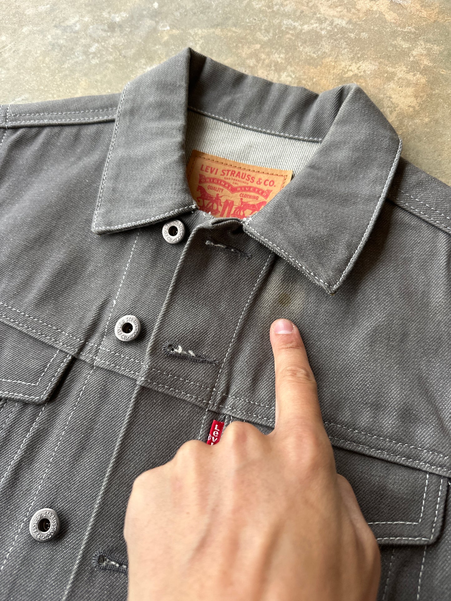 Grey denim levi trucker jacket (L)